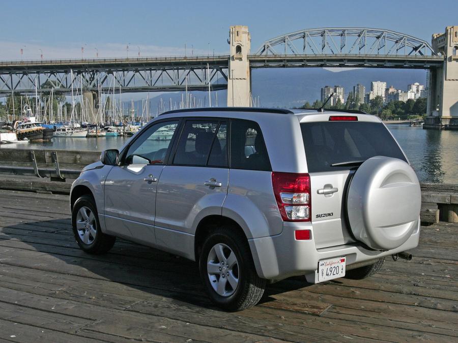  Suzuki Grand Vitara 5-Door 2005 года  (US) (фото 17 из 30)